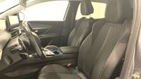 Peugeot 3008 HYBRID4 300ch Roadtrip e-EAT8 — photo 12