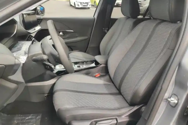 Peugeot 208 electrique 50 kwh 136ch — photo 10