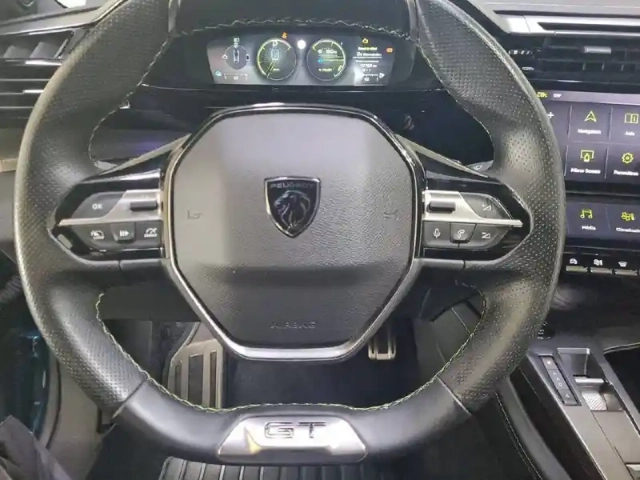 Peugeot 408 phev 225 e-eat8 — photo 9