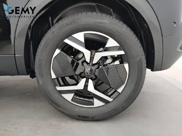 Peugeot 2008 hybrid 145 e-dcs6 — photo 11