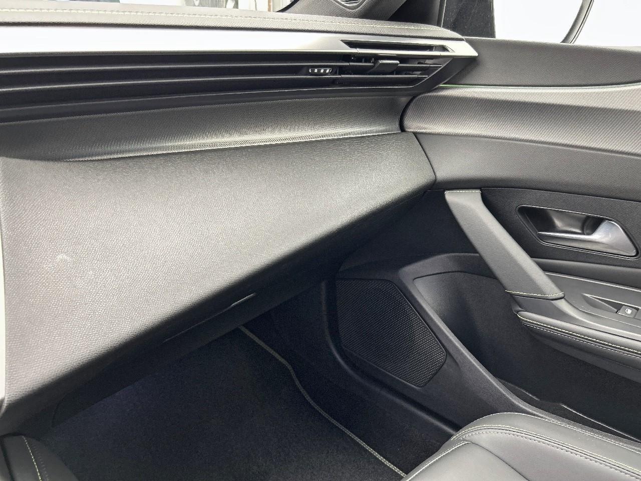 Peugeot 308 phev 180 e-eat8 gt — photo 28