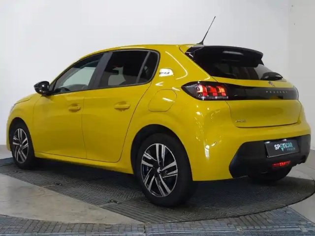 Peugeot 208 1.2 puretech 100ch s&amp;s style — photo 7