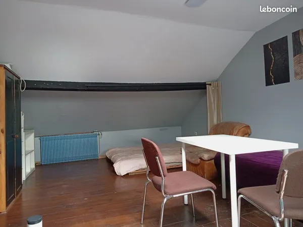 à louer grand studio proche métro et commerces