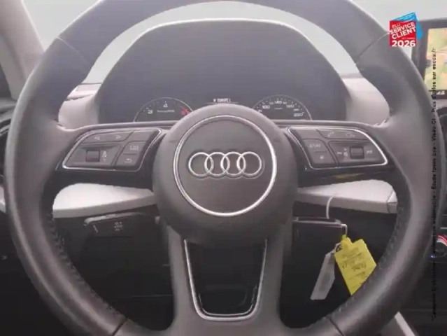 Audi Q2 1.6 tdi 116ch design s tronic 7 gps sans palette au volant — photo 12
