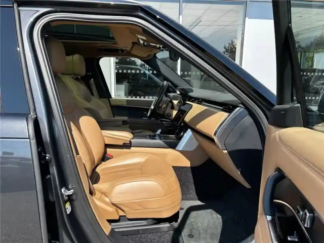 Land Rover Range Rover swb p510e phev awd — photo 41