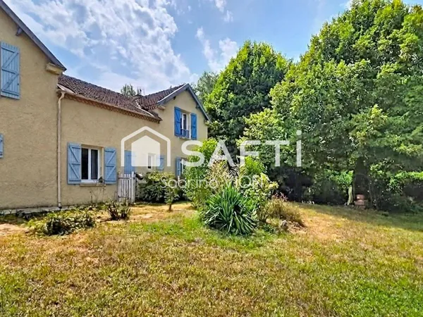 MAISON AVEC JARDIN ET GARAGE