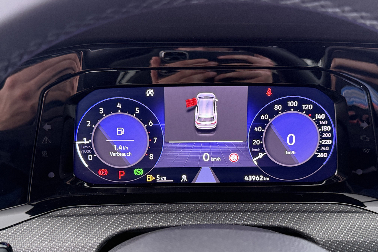 Volkswagen Golf 8 — photo 19
