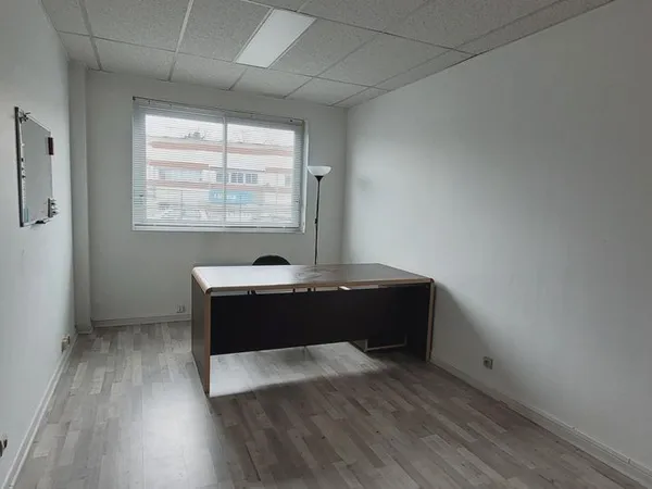Bureau refait à neuf de 17 m2