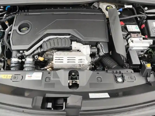 Peugeot 2008 hybrid 145 e-dcs6 — photo 34