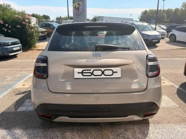 Fiat 600 e 156ch 54kwh icône step 2 — photo 7