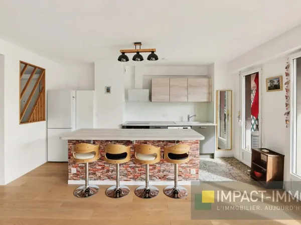Appartement lumineux 3 pièces avec terrasse à Bécon