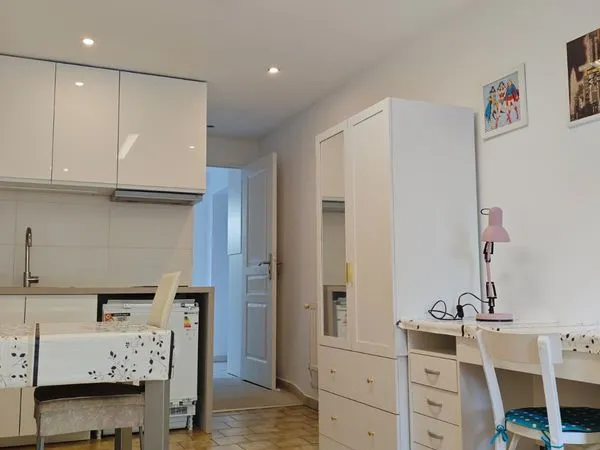 Studio meublé 20m² | Entrée indépendante | 800 Toutes charges comprises