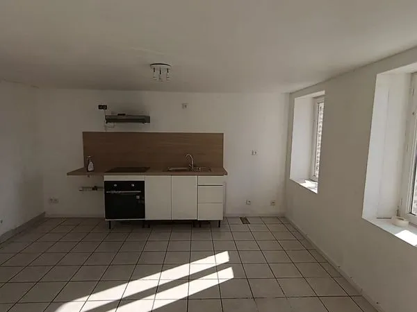Maison 🏡 avec jardin 🪴 et 2 chambres 🛏