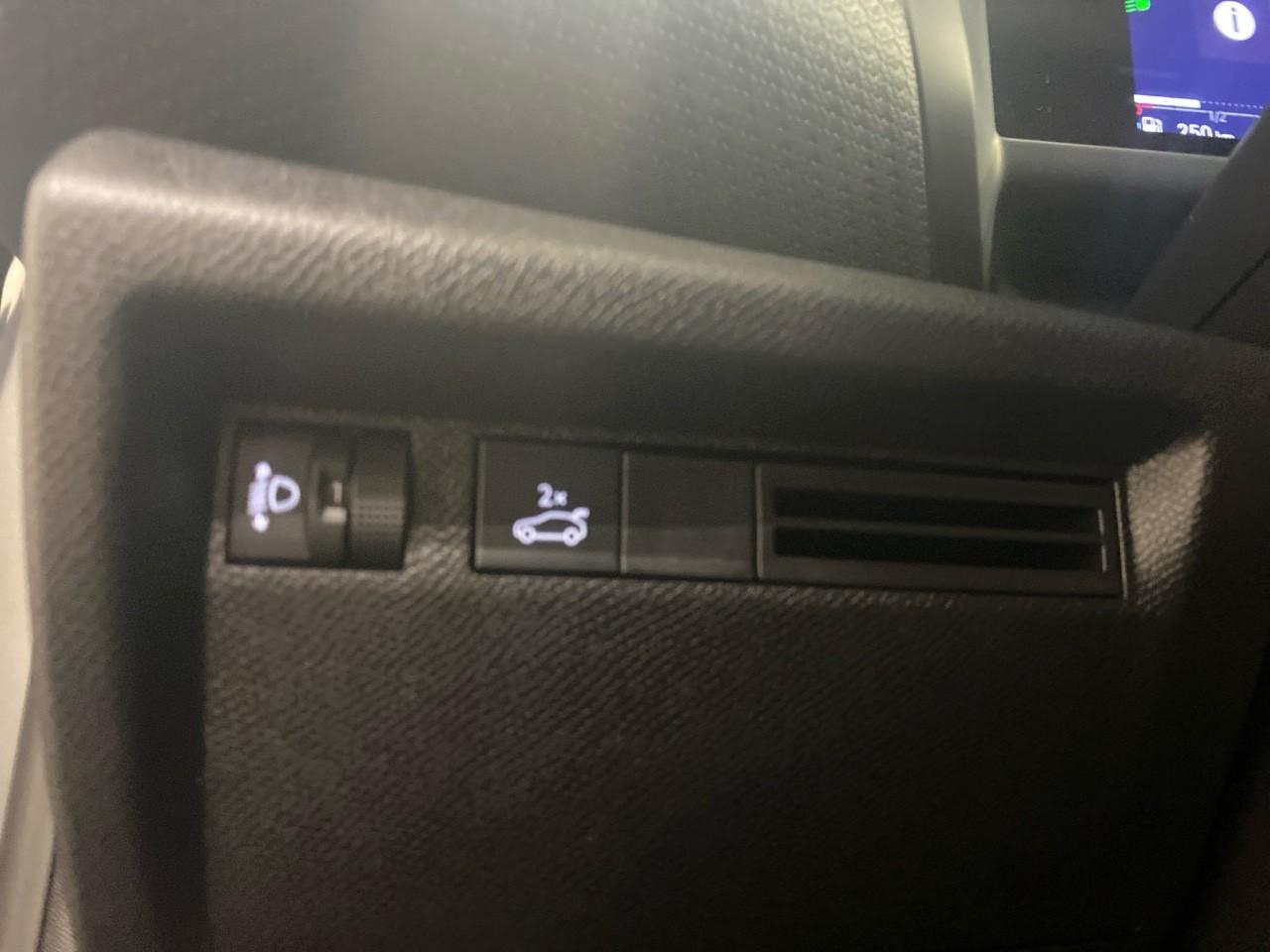 Citroën C4 X hybride 145 ch e-dcs6 plus — photo 23