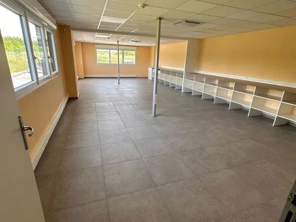 Bureaux neufs à louer - 146 m2