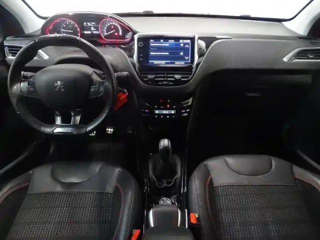 Peugeot 2008 1.2 puretech 110ch gt line s&amp;s — photo 11