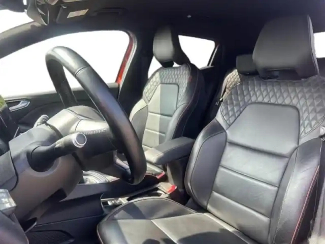 Renault Clio 1.0 tce 100ch initiale paris — photo 9