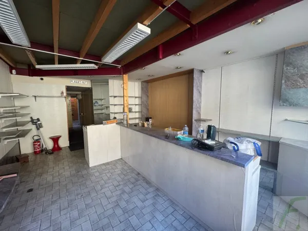 Local commercial 90 m²