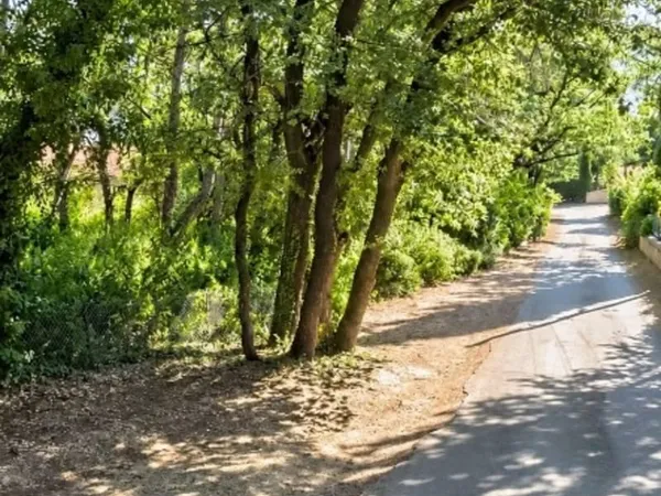 Terrain 800 m²