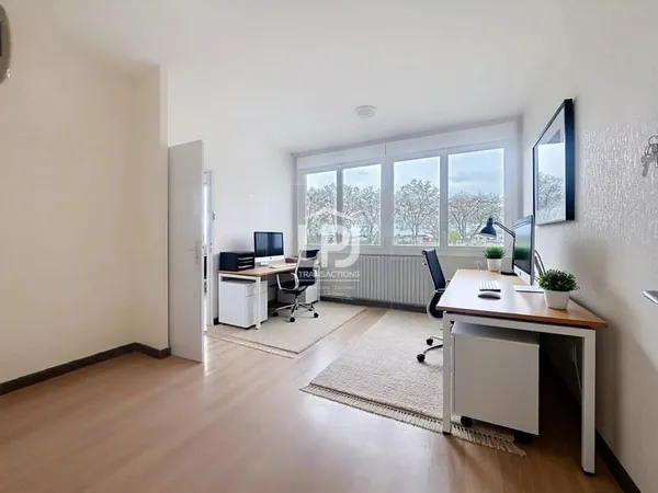 Bureaux de 30 m², au calme, environnement attractif et facilement accessible