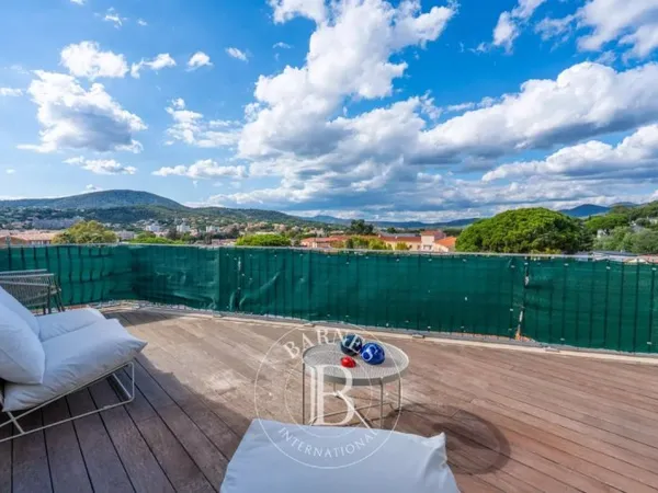 EXCLUSIVITÉ - SAINTE MAXIME - CENTRE-VILLE - APPARTEMENT - PISCINE