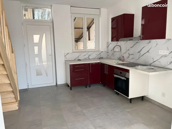 Maison 2 chambres avec courette et garage