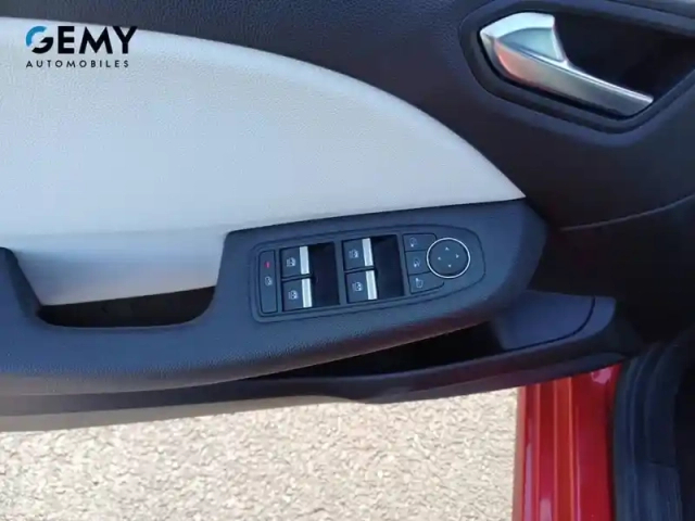 Renault Clio e-tech 140 — photo 14
