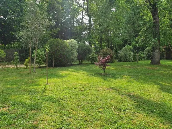 Terrain 650 m²