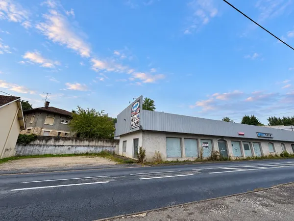Local commercial 372 m²