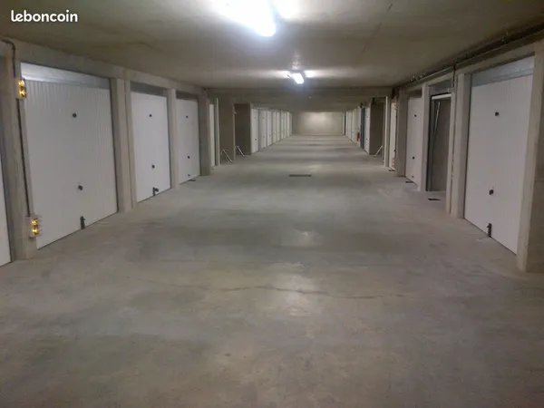 Garage / box centre ville (proche gare/ quartier Voltaire, 78 rue victor Hugo)