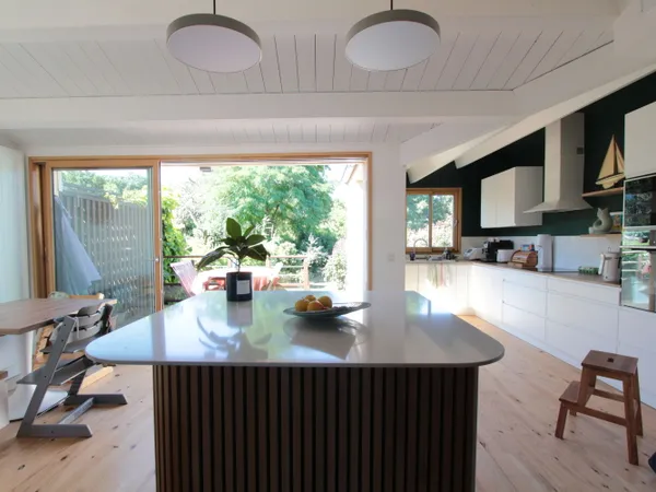 Vends maison 196m² rénovée avec jardin, 5 chambres quartier La Genette