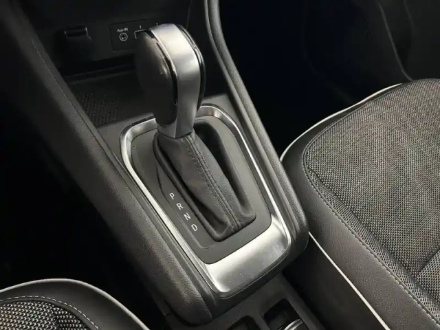 Renault Captur blue dci 115 edc — photo 54