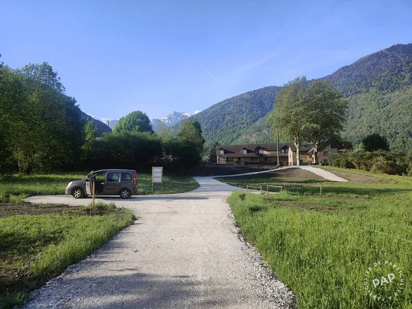 Terrain 844 m²