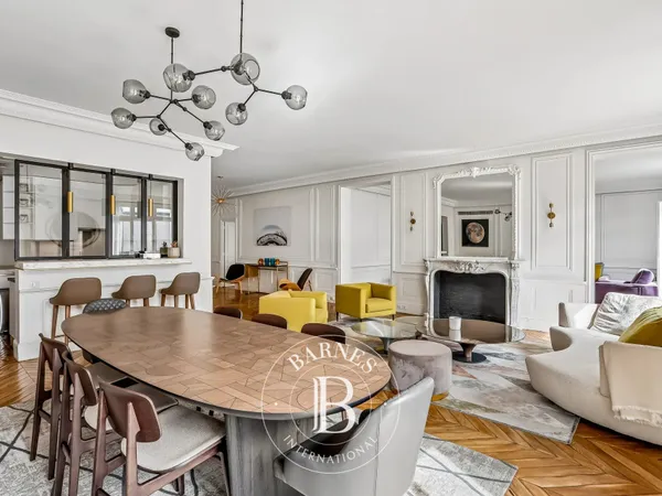 Le service location courte durée de la maison BARNES vous présente ce bien :