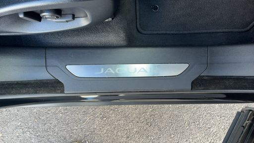 Jaguar F-Pace 2.0 D 163 2WD - Prestige – 2018 – 120482 km – Diesel – Boîte Manuelle — photo 30