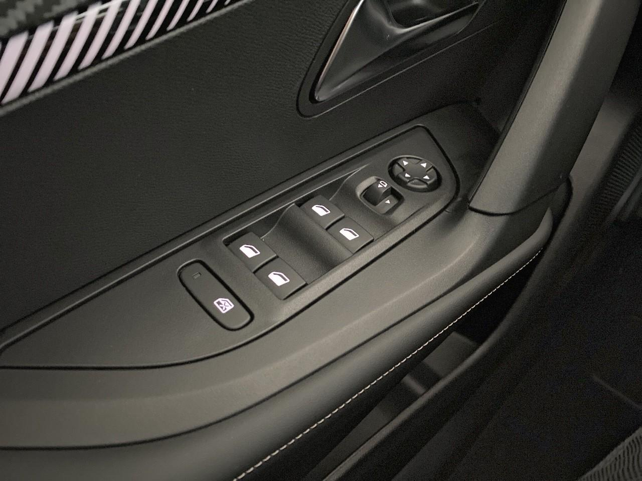 Peugeot 2008 hybrid 145 ch e-dcs6 allure — photo 20