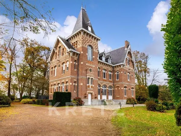 Maison 11 pièces 437 m²