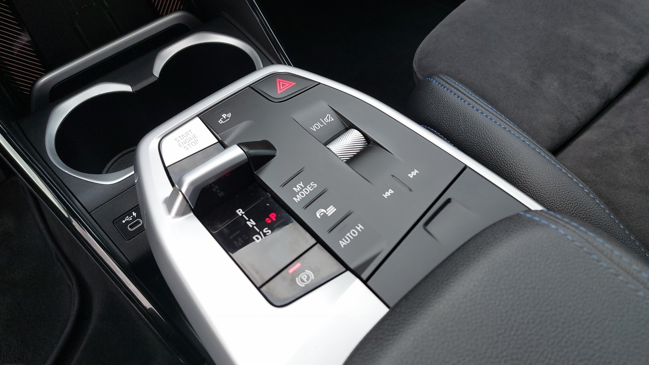 BMW X1 xDrive 30e 326ch DKG7 — photo 22