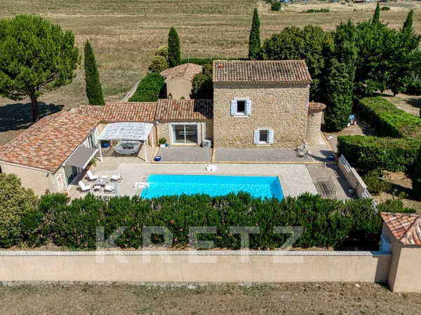GRÉOUX-LES-BAINS - EXCLUSIVITÉ | ÉLÉGANTE BASTIDE EN PIERRE AVEC PISCINE, AU CALME