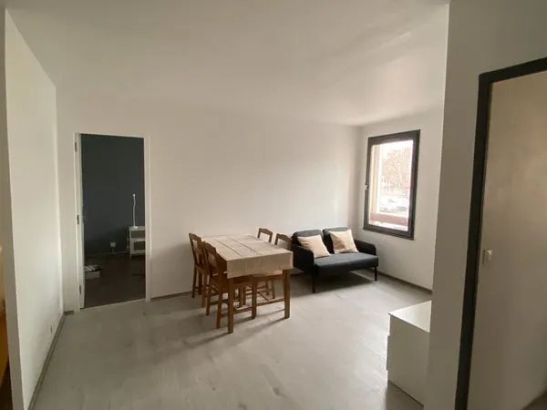 Colocation à Évry - 1 chambre dans un bel appartement, proche gare et université - Disponible à part