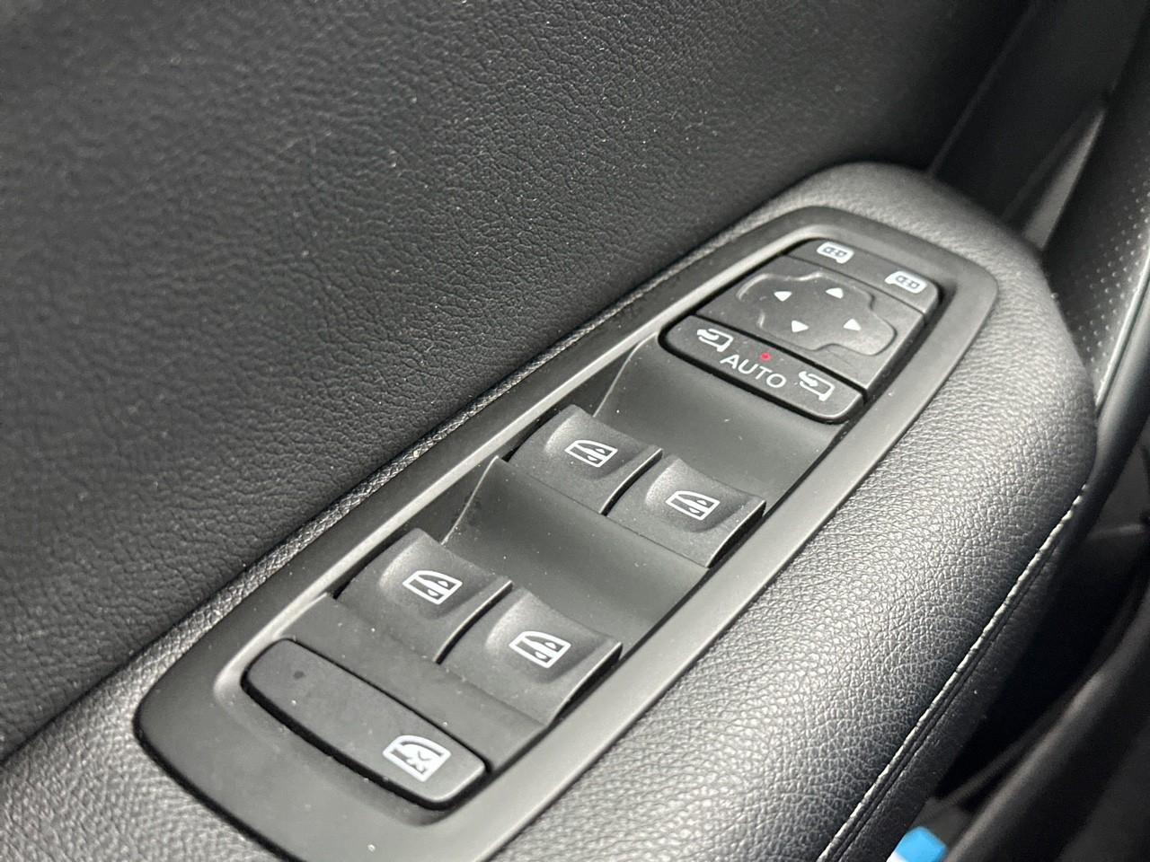 Renault Megane megane iv berline tce 130 energy intens — photo 16