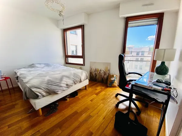 (Disponible) 1 chambre privée dans une colocation à Rueil-Malmaison