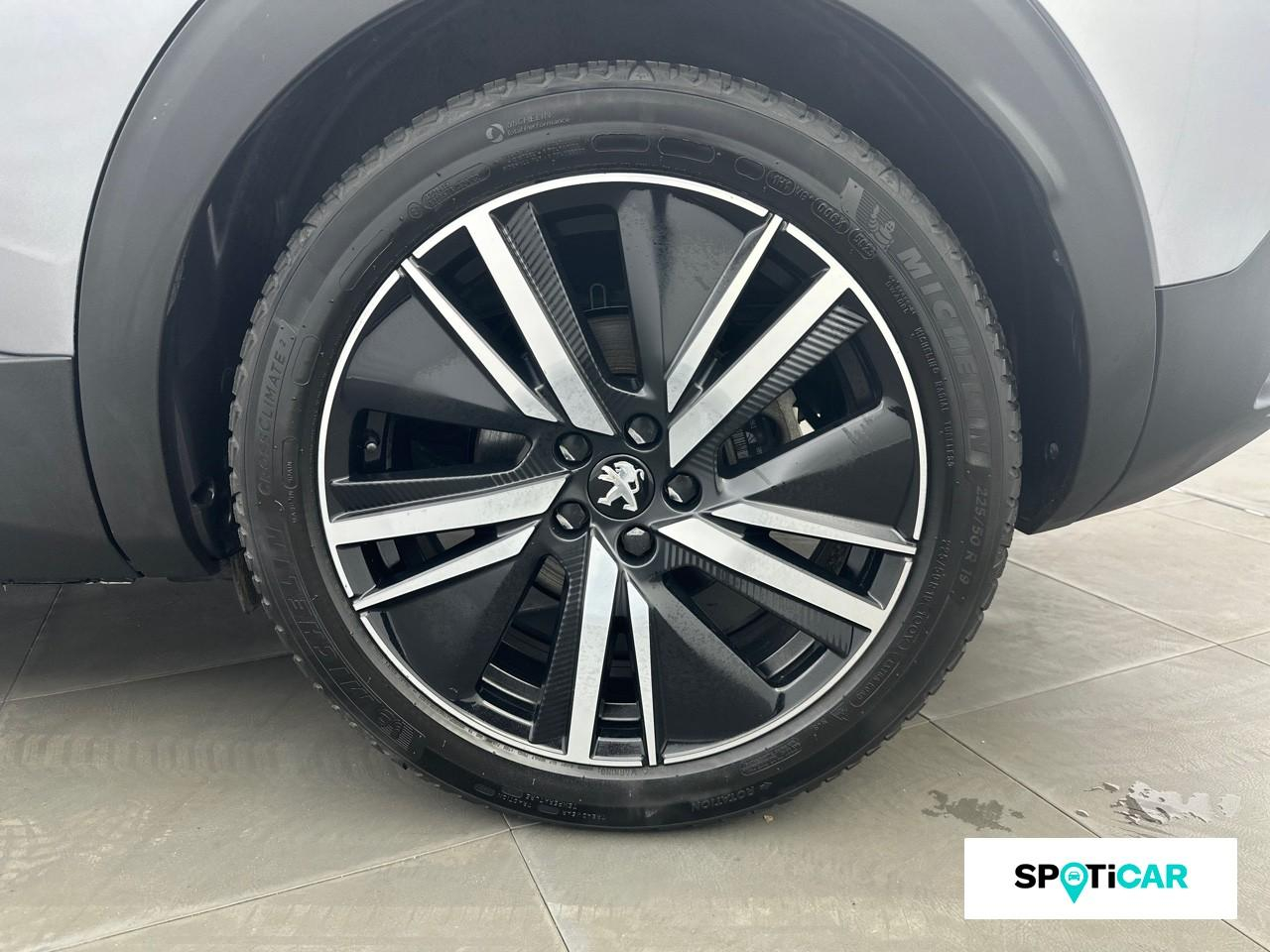 Peugeot 3008 plug-in hybrid4 300ch gt e-eat8 — photo 11