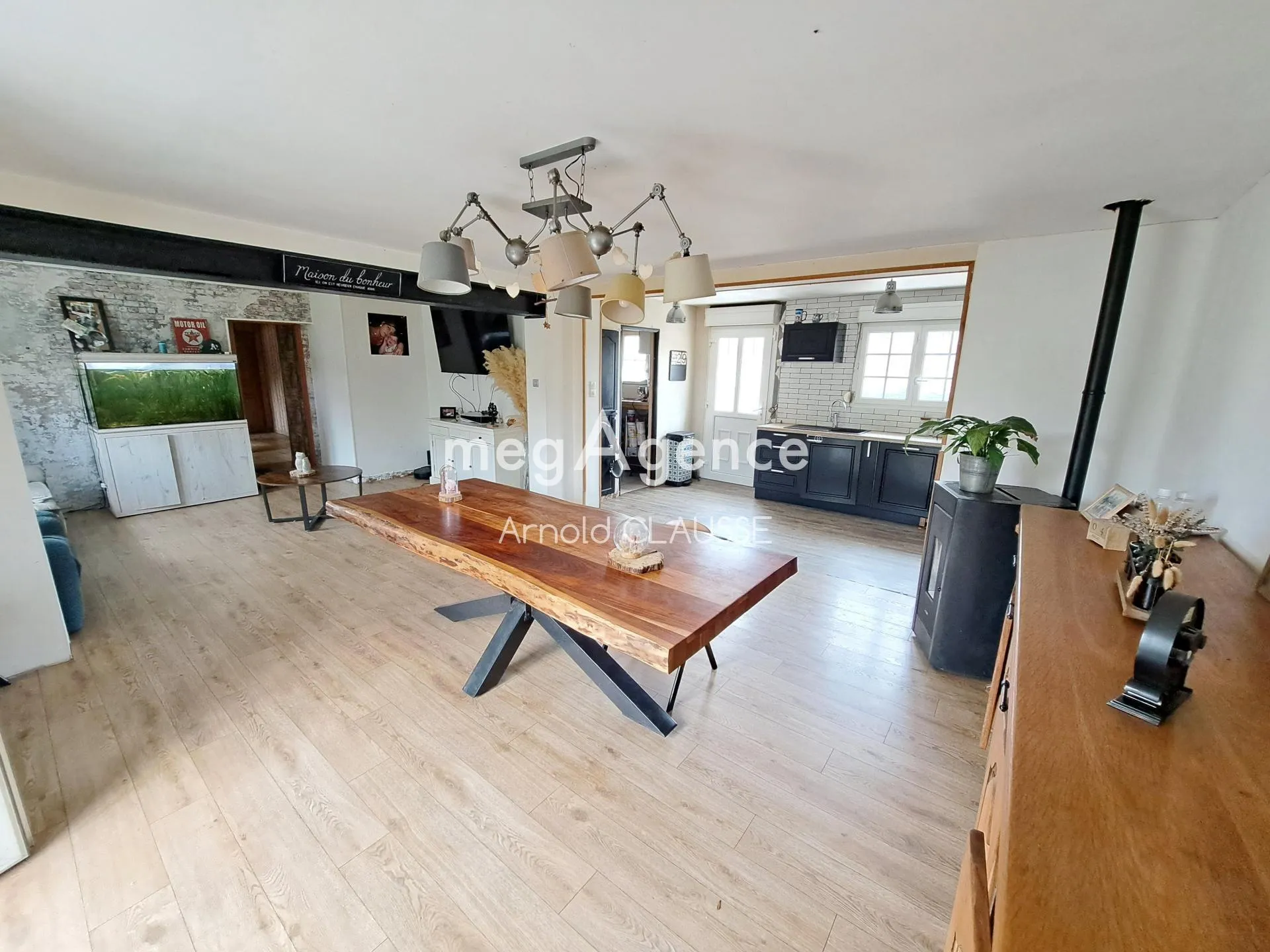 Tous les Maison de village à vendre à Neuilly-le-Dien (80)