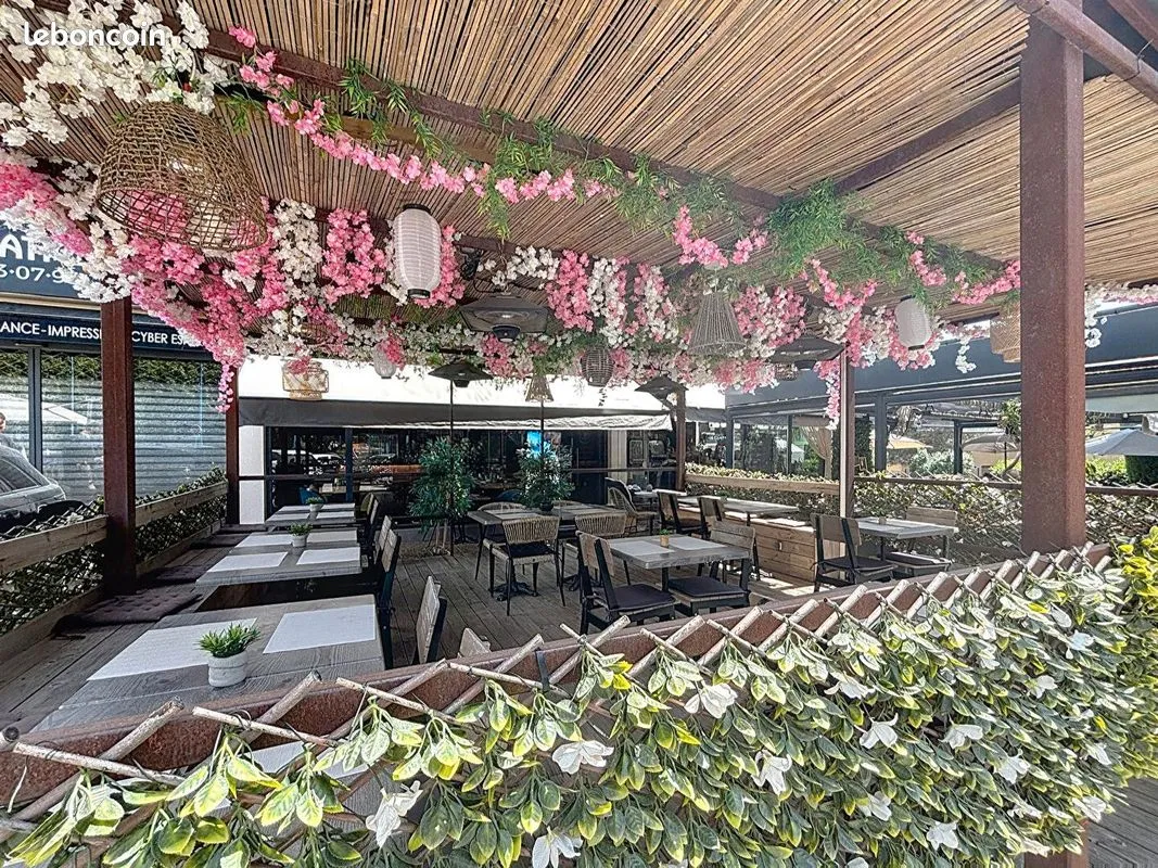 616 Local commercial à vendre à Mandelieu-la-Napoule (06)