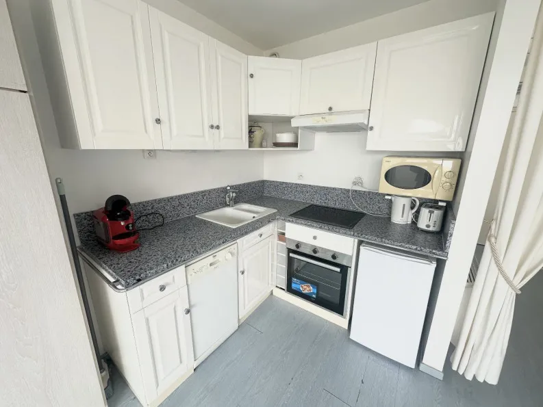Photo 10