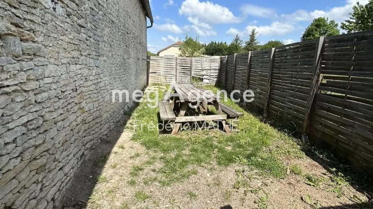 Photo 10
