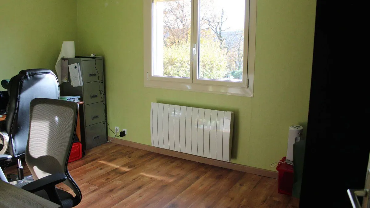 Photo 33