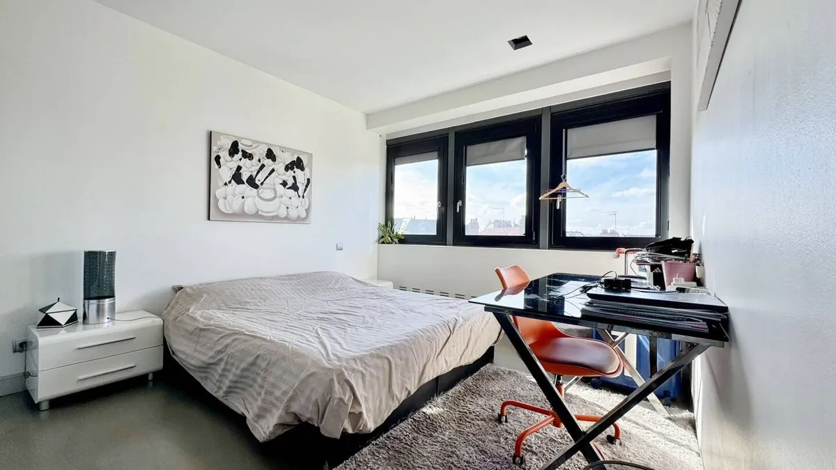 Photo 9