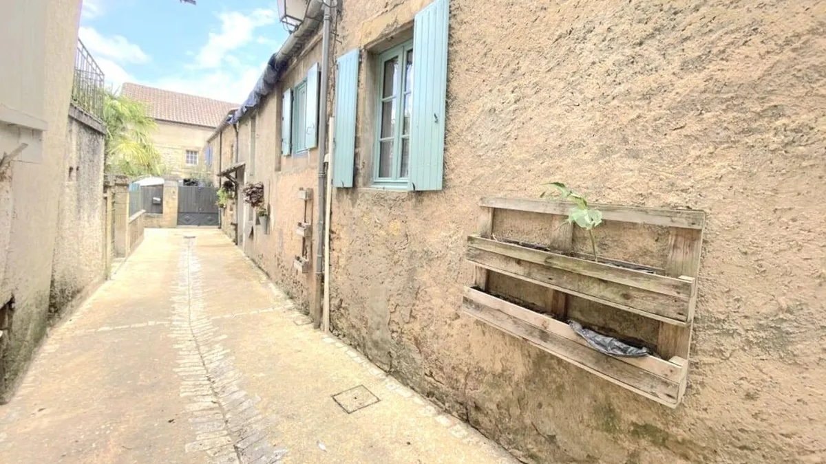 Photo 8